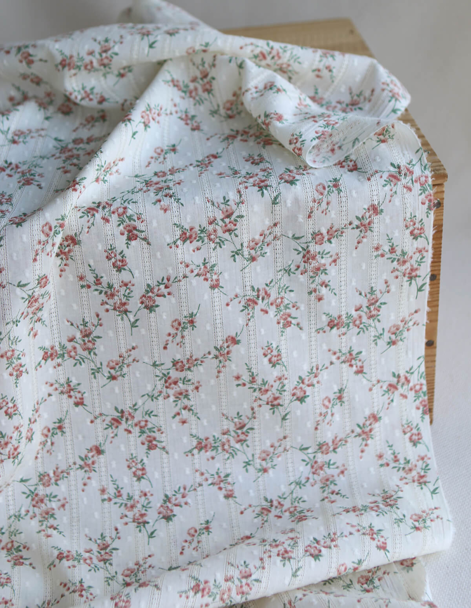 Blandine - Broderie anglaise plumetis coton texturé imprimé fleuri