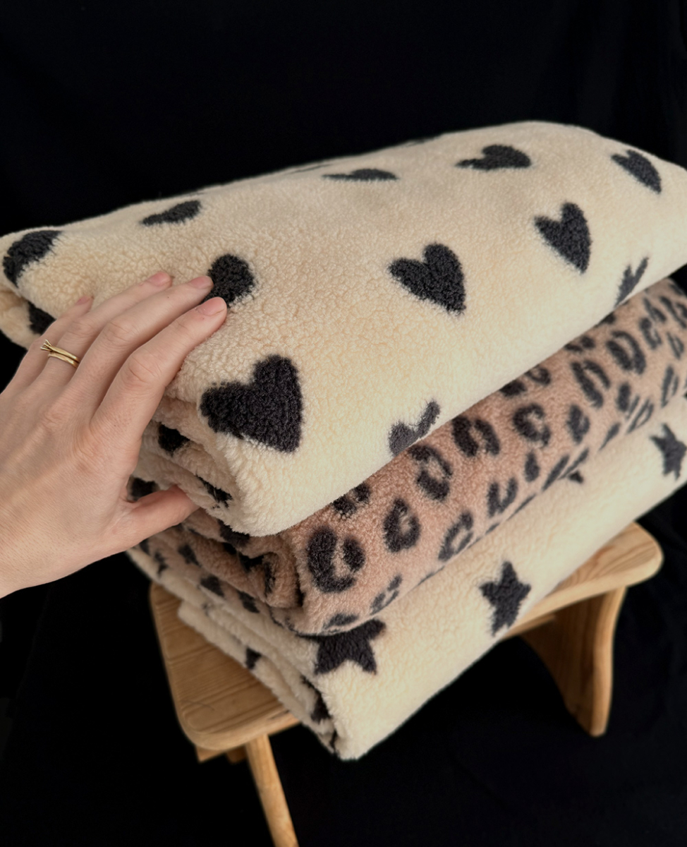 Teddy / moumoute bouclé / sherpa fond marron glacé léopard Graou