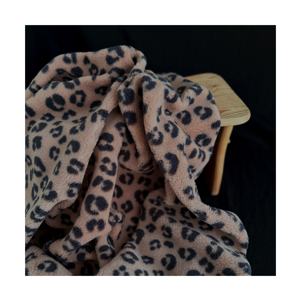Teddy / moumoute bouclé / sherpa fond marron glacé léopard Graou