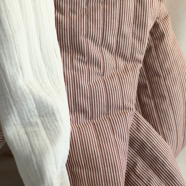 Country - Tissu matelassé double face écru / rayures chatain