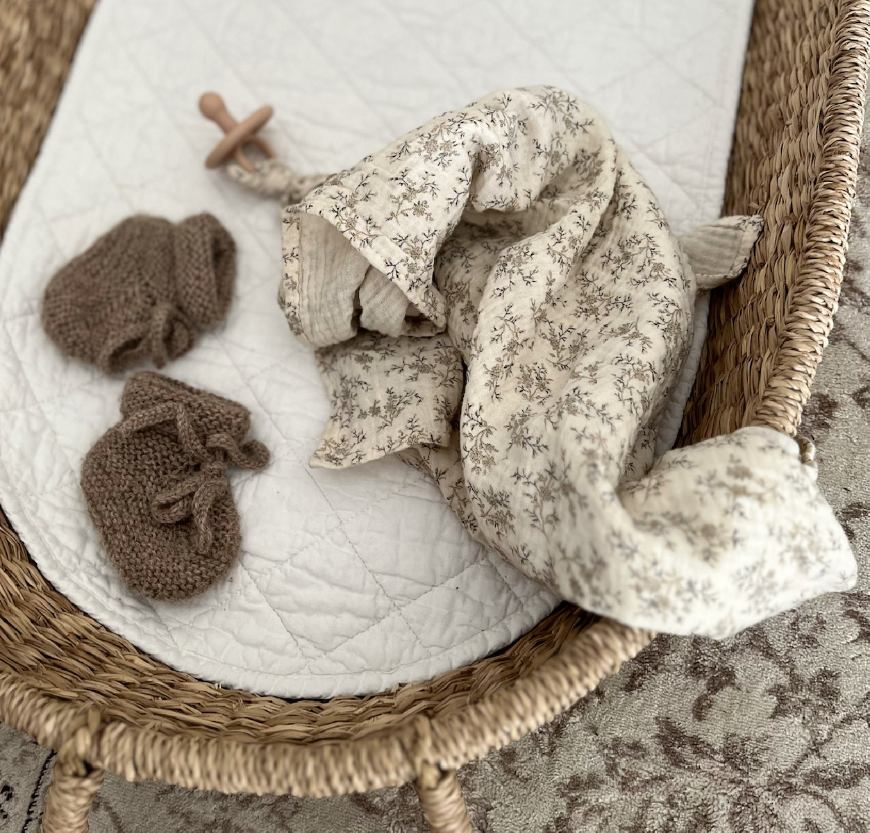 Meriem - Double gaze de coton BIO écru à motifs fleuris Tissus issus de l'agriculture biologique  - 3