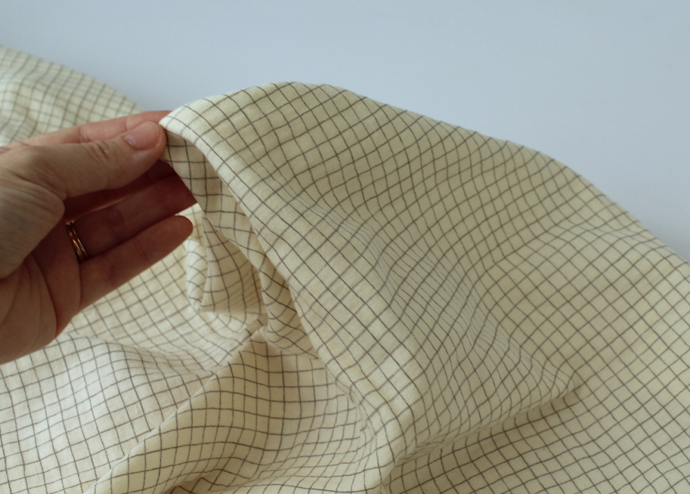 Double gaze de coton beige écru à petits carreaux Tissus issus de l'agriculture biologique  - 4