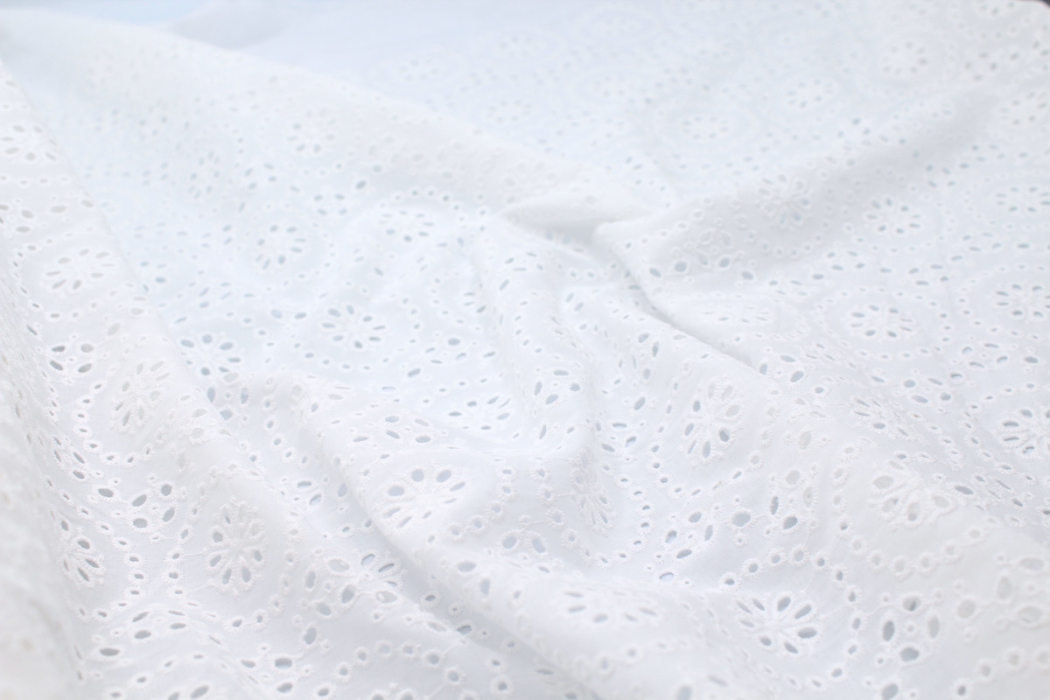 Broderie anglaise coton coloris BLANC Qualité Oeko-tex - 3