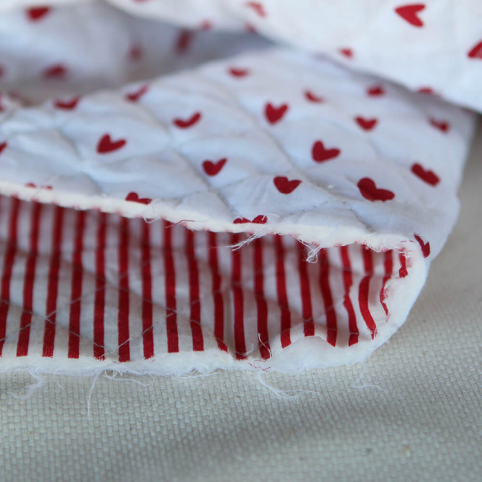 Dil / coeurs rouges - Tissu indien matelassé double face coton hand block largeur 100cm