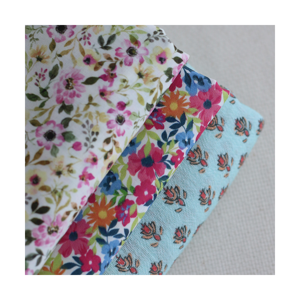 copy of Suzy - Batiste de coton douce à imprimé fleuri bleu