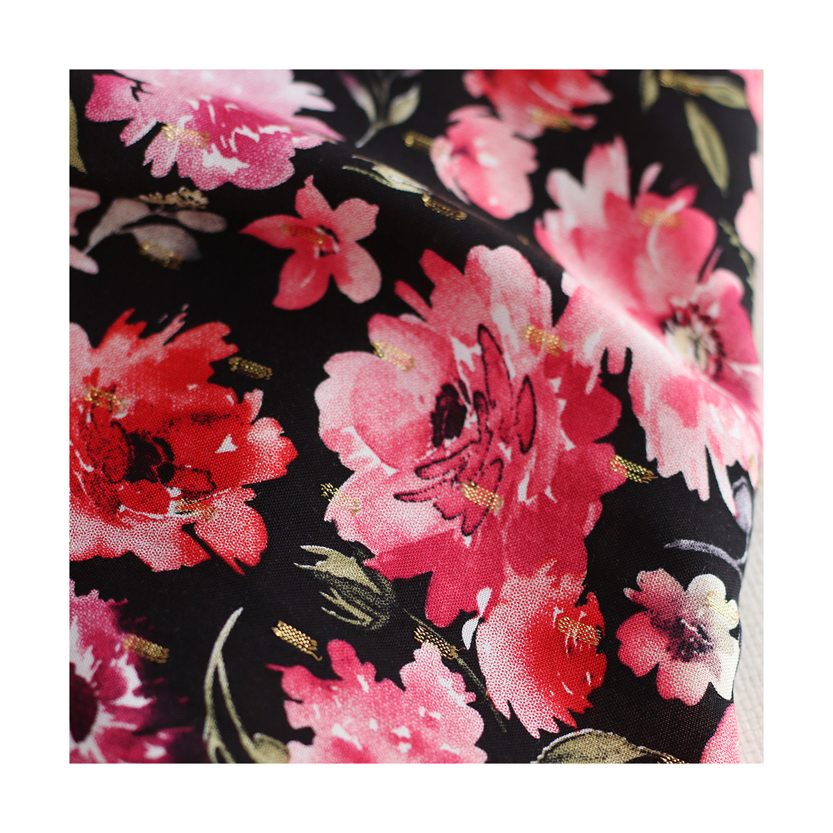 Malia - Viscose plumetis lurex fleuri noir et rose