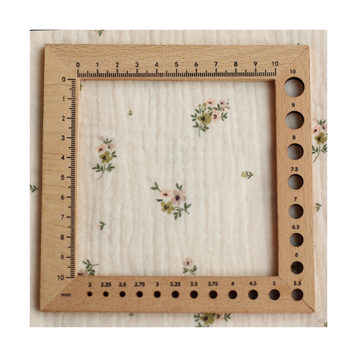 Laure - Double gaze coton BIO motif exclusif fond écru vert olive