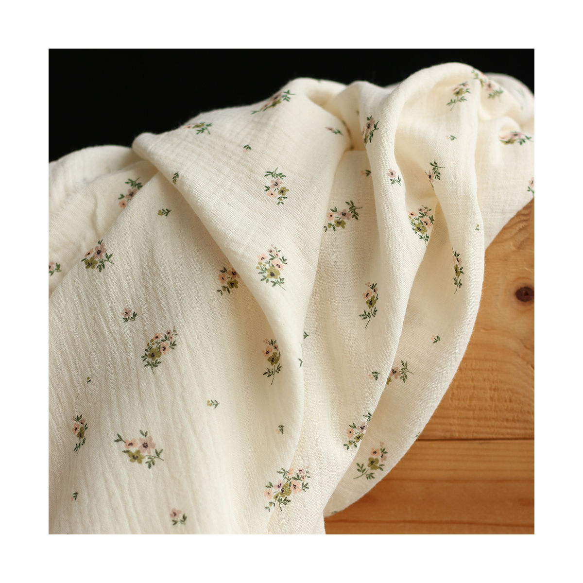 Laure - Double gaze coton BIO motif exclusif fond écru vert olive