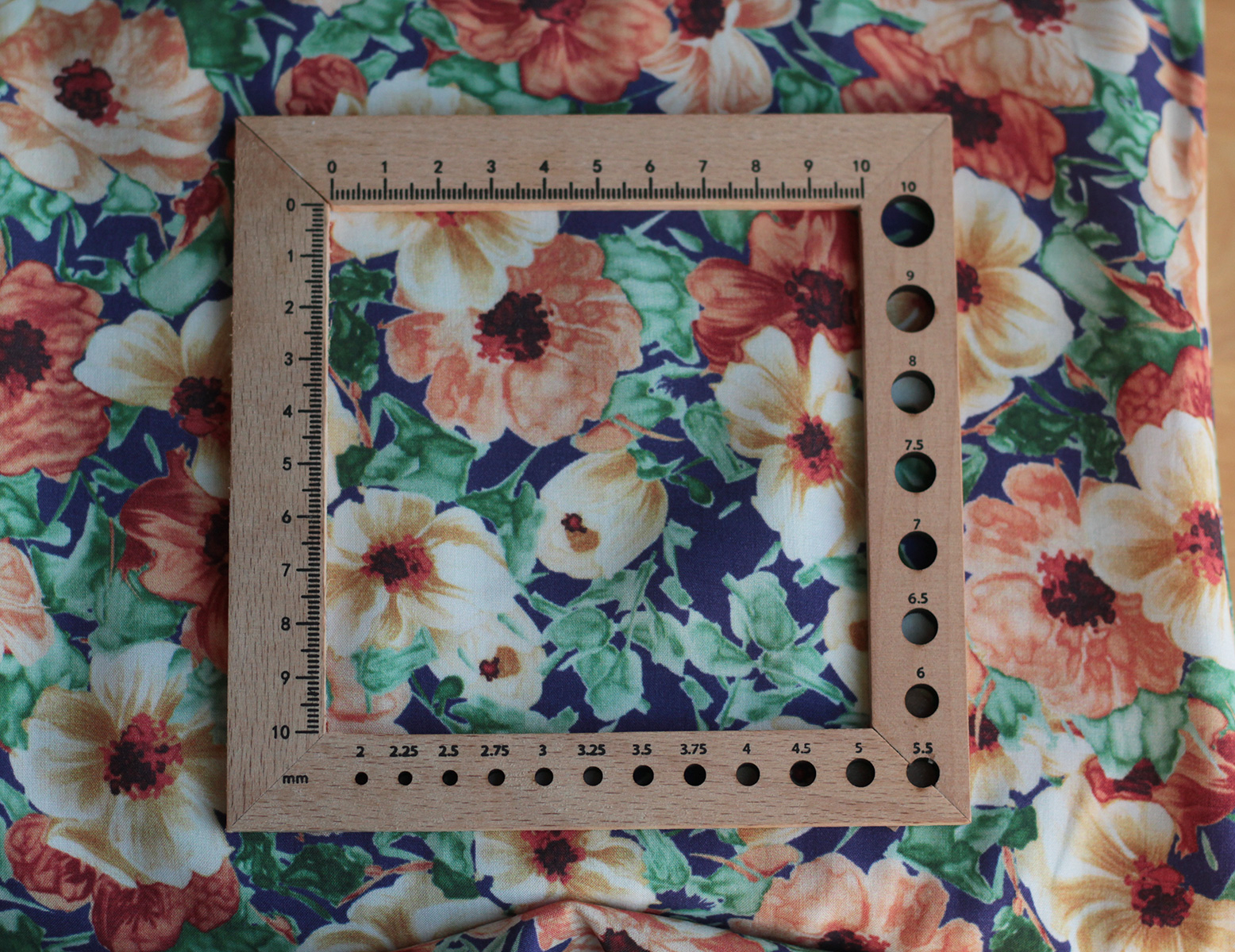 Florence - Viscose imprimée fleuri ocre Batikou - 5