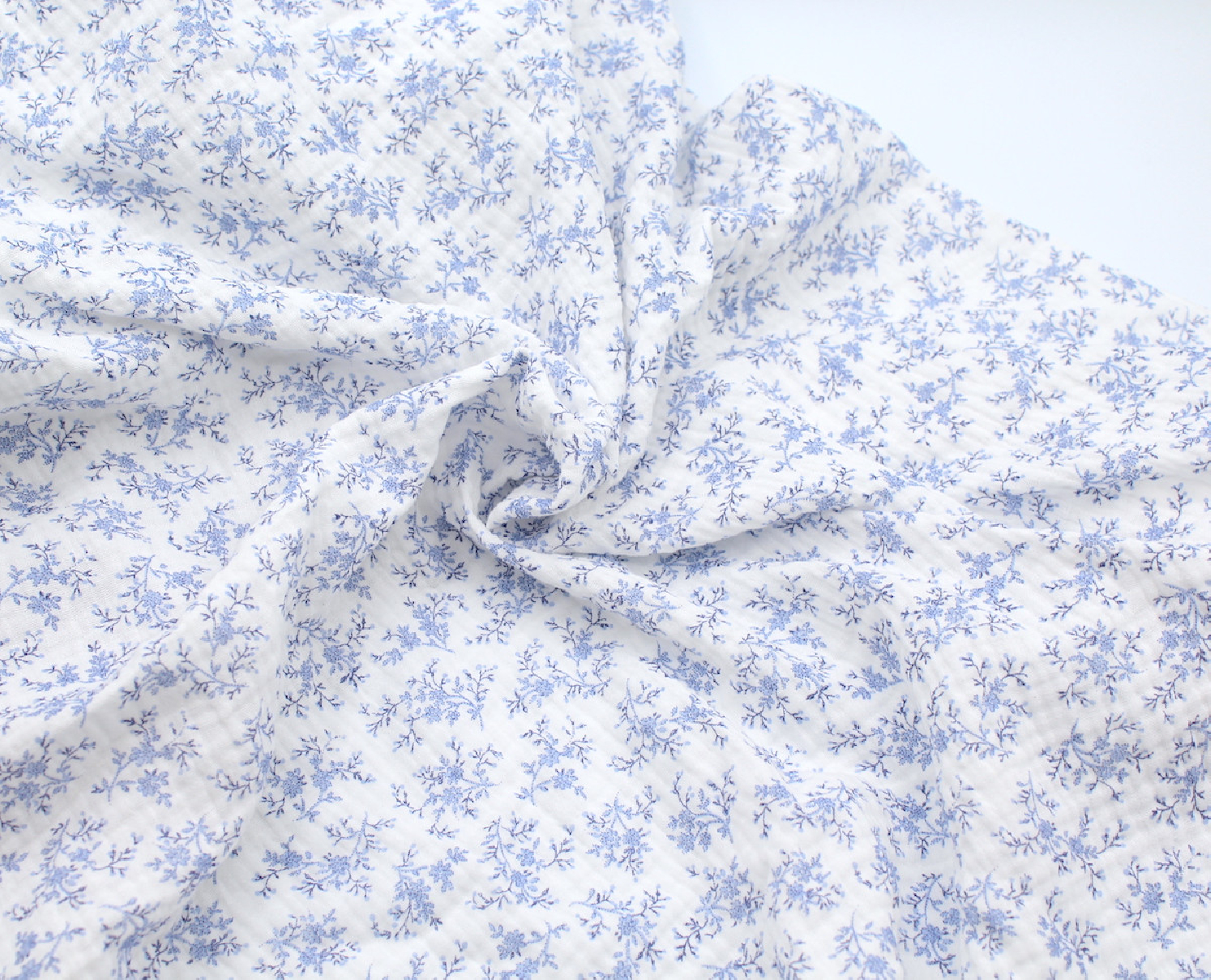 Meriem - Double gaze de coton BIO motif exclusif Bleu faïence Tissus issus de l'agriculture biologique  - 4