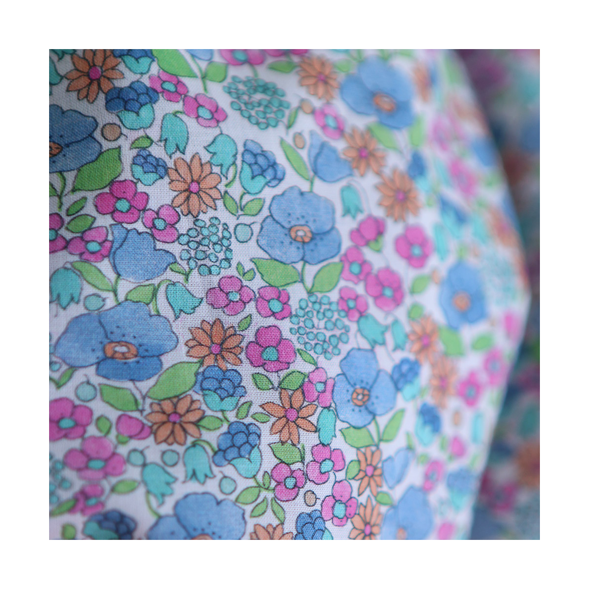 Maelle - Batiste de coton douce à imprimé fleuri bleu