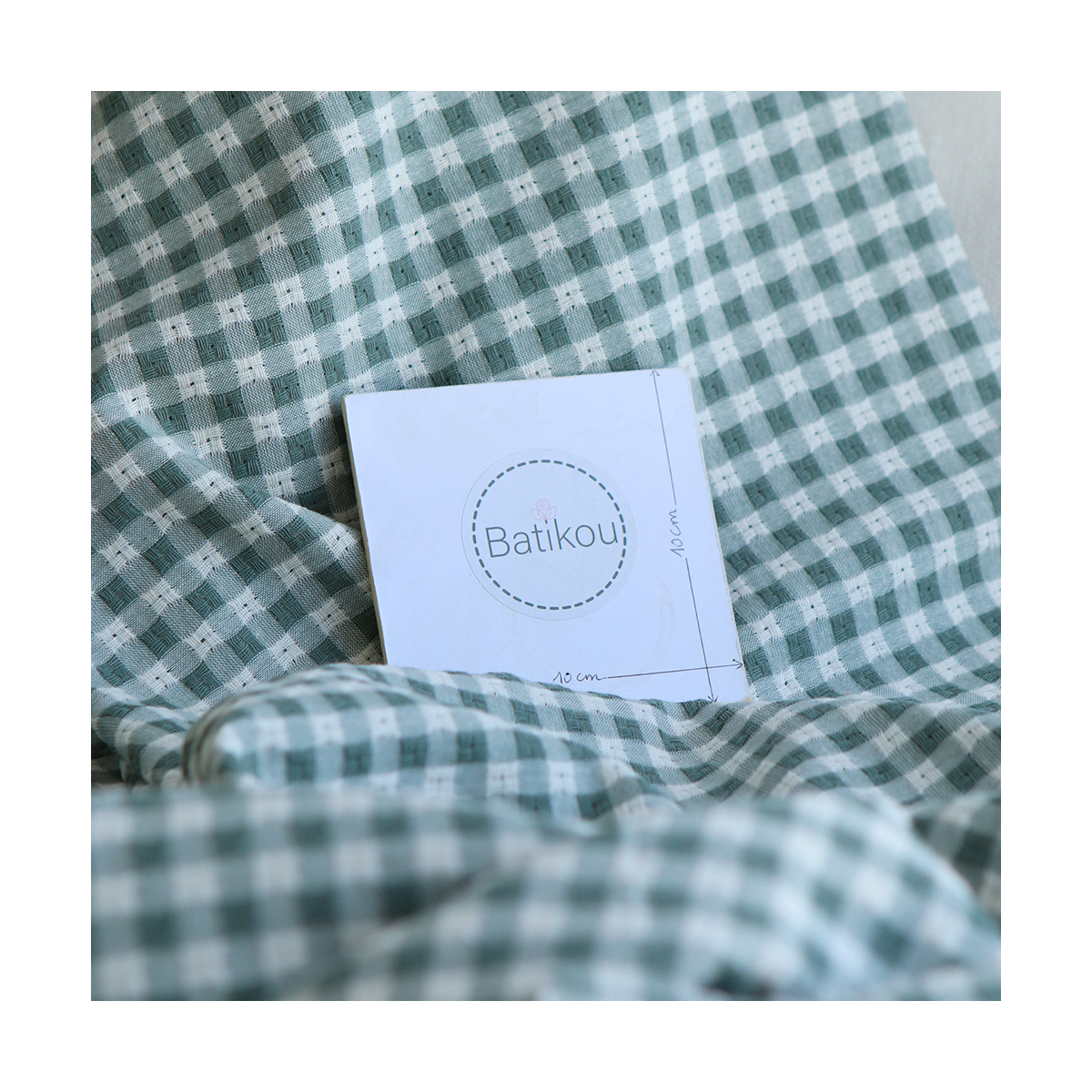 Dick - Seersucker / Coton gaufré texturé vichy 7mm écru et vert sauge