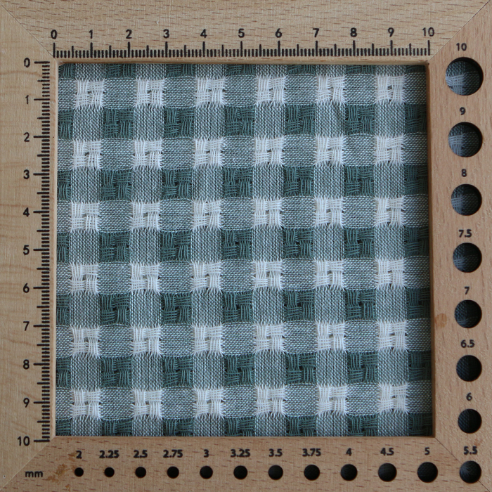 Dick - Seersucker / Coton gaufré texturé vichy 7mm écru et vert sauge