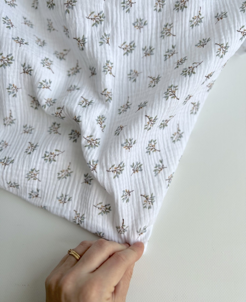 Double gaze de coton Judy blanc motifs fleuris Batikou - 1 2