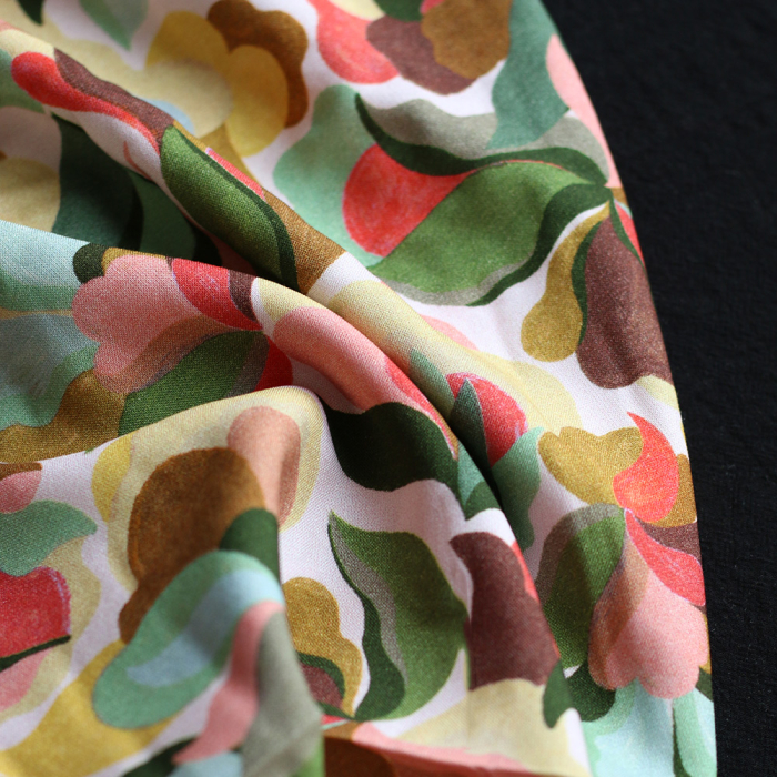 Abiva - Viscose imprimé graphique et fleuri vert