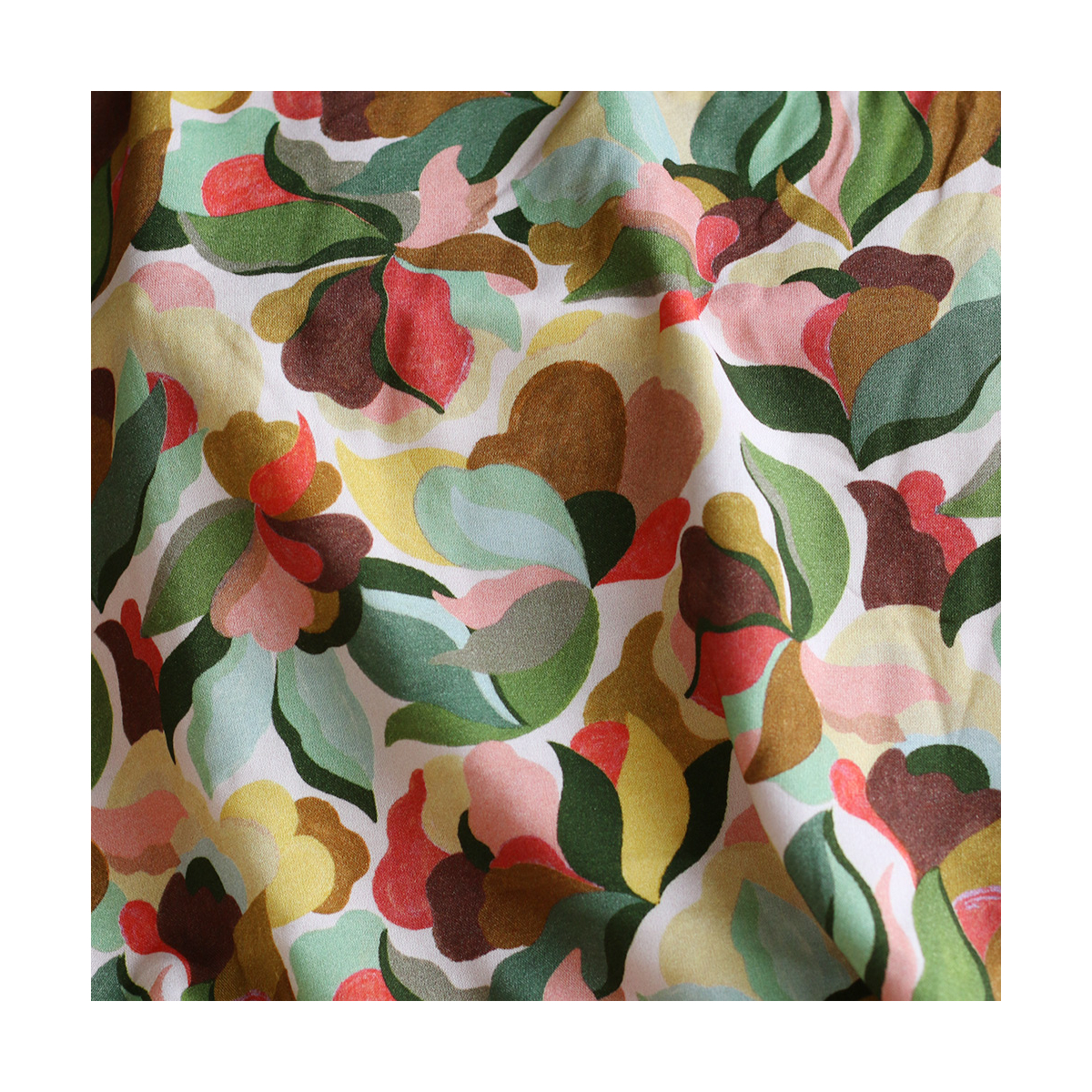 Abiva - Viscose imprimé graphique et fleuri vert