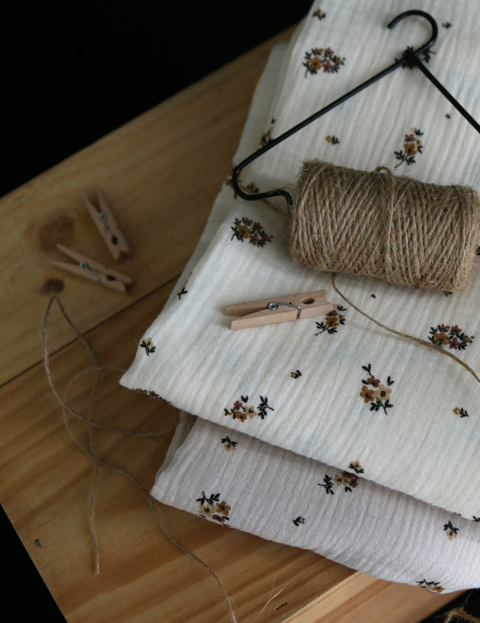 Laure - Double gaze coton BIO motif exclusif cuir fond écru