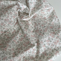 June - Popeline de coton douce BIO imprimé fleuri vert sauge et rose Tissus issus de l'agriculture biologique  - 1