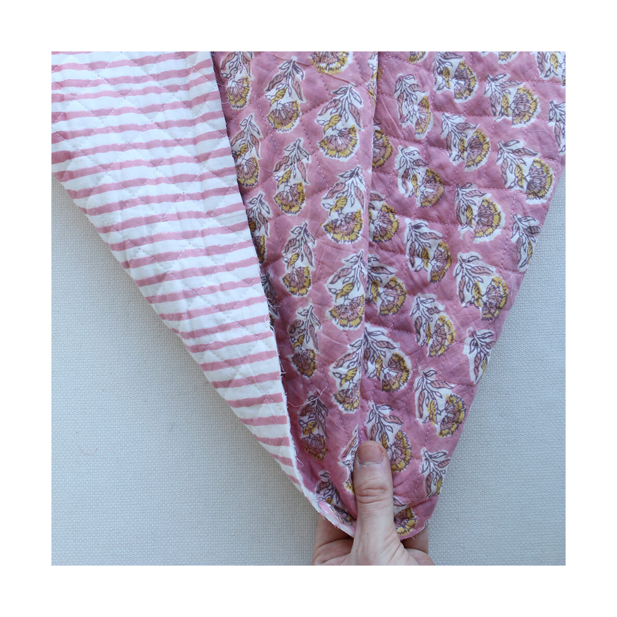 Ishara - Tissu indien matelassé double face coton hand block largeur 100cm