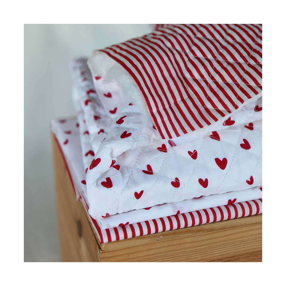 Dil / coeurs rouges - Tissu indien matelassé double face coton hand block largeur 100cm