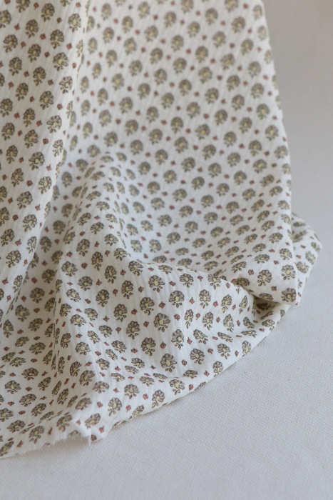 Leela - Double gaze de coton motif fleuri fond écru