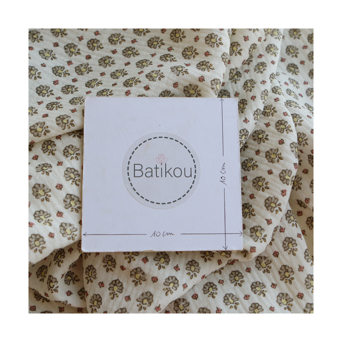 Leela - Double gaze de coton motif fleuri fond écru