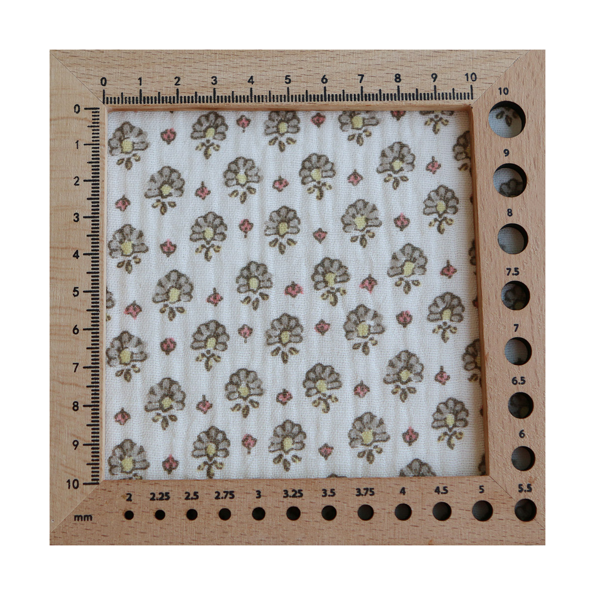Leela - Double gaze de coton motif fleuri fond écru