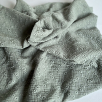 Double gaze de coton Esmée brodée coloris vert de gris Qualité Oeko-tex - 1