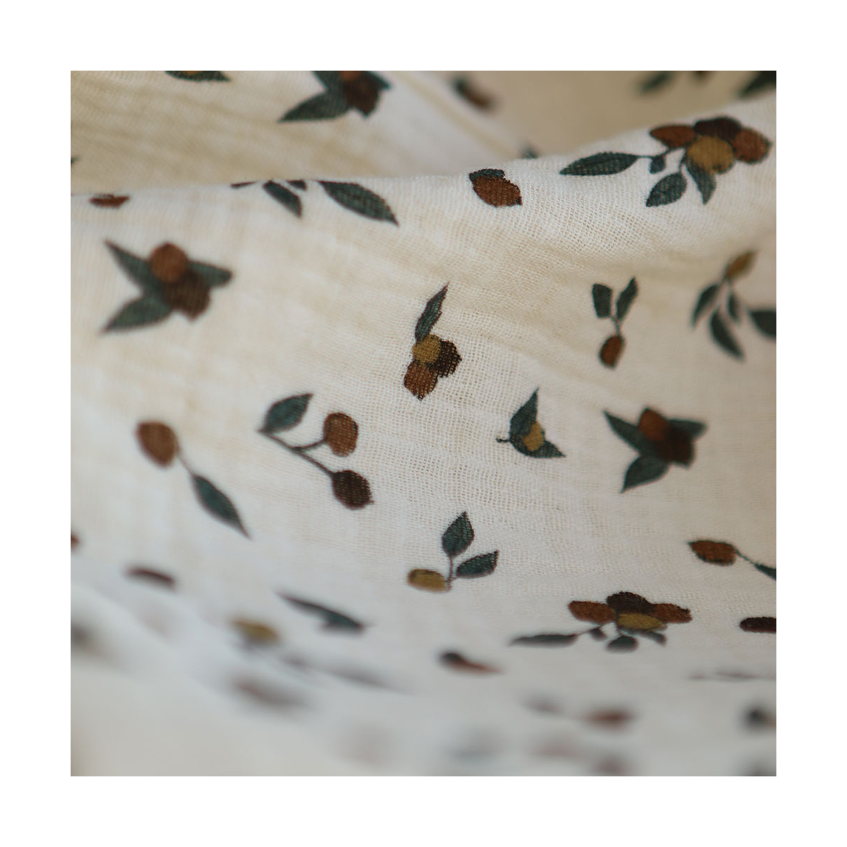 Hind - Double gaze de coton BIO écru motif exclusif baies coloris forêt