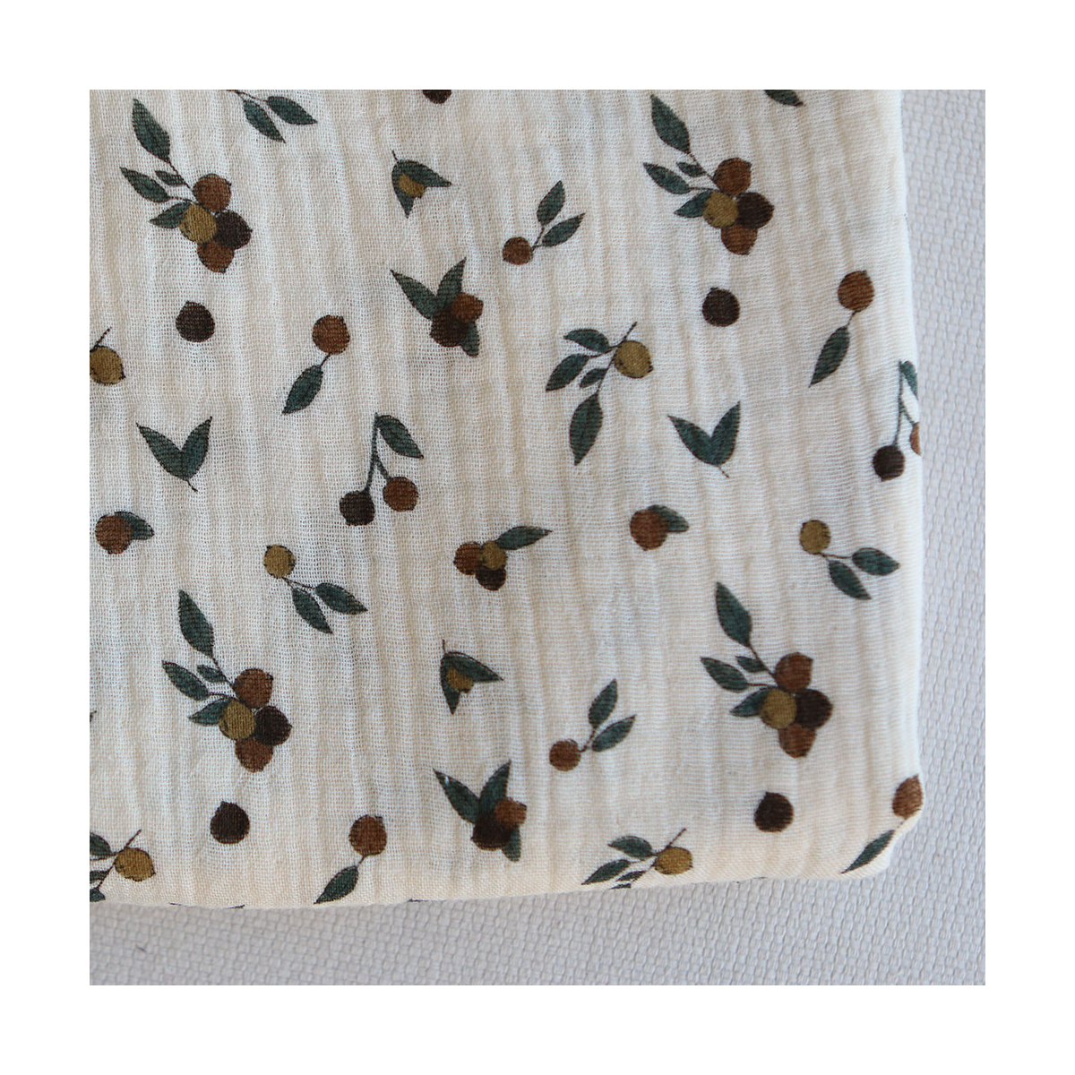 Hind - Double gaze de coton BIO écru motif exclusif baies coloris forêt