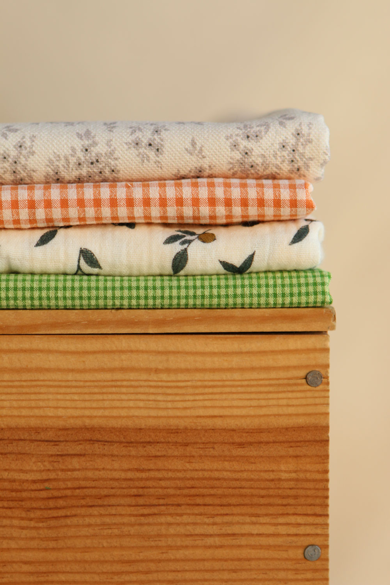 Hind - Double gaze de coton BIO écru motif exclusif baies coloris forêt