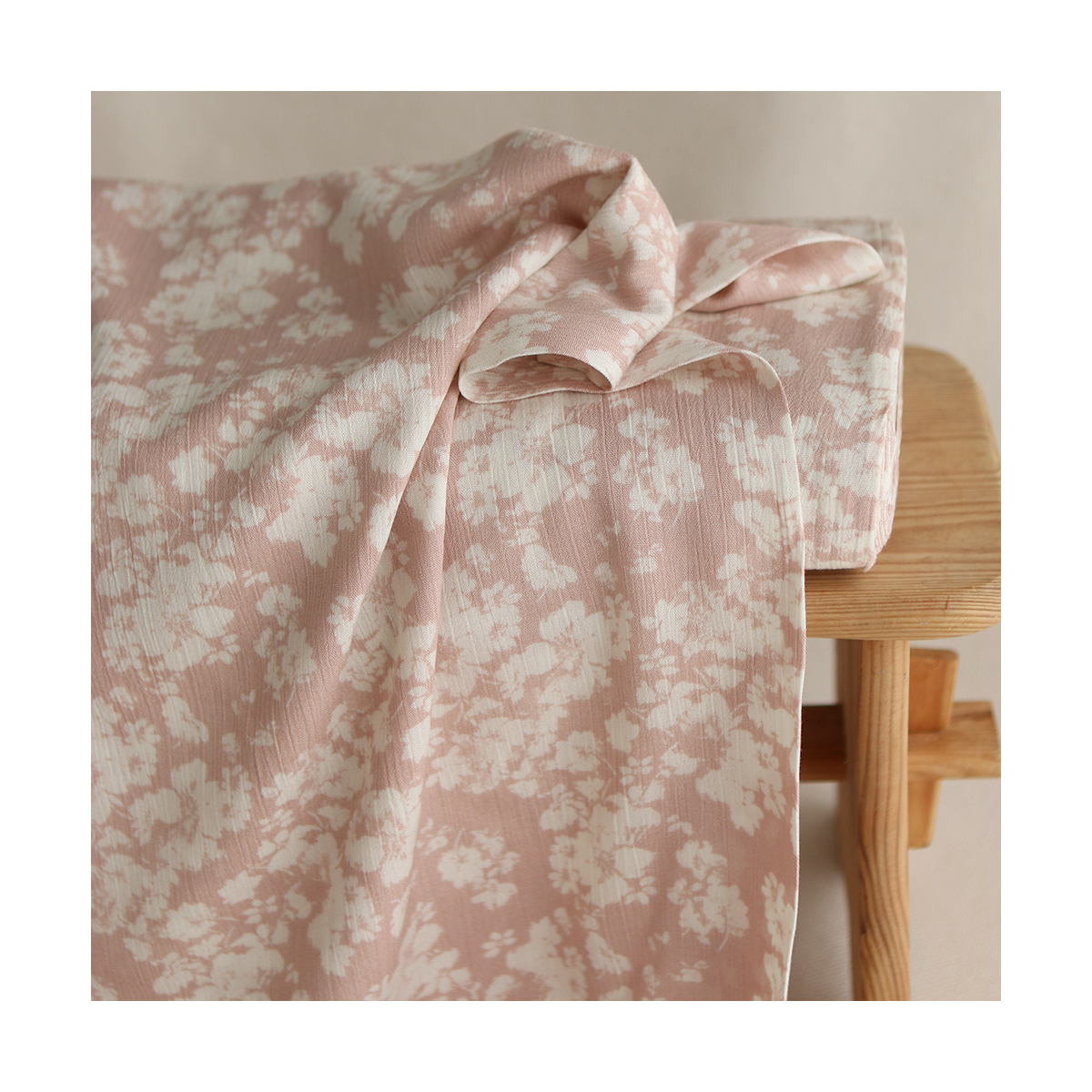 Carmella - Crêpe de viscose imprimé fleuri rose blush
