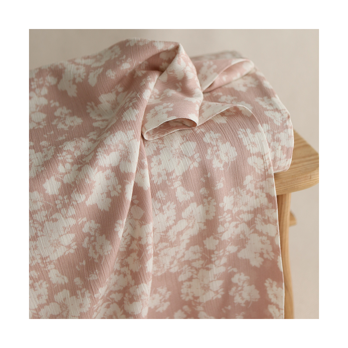 Carmella - Crêpe de viscose imprimé fleuri rose blush