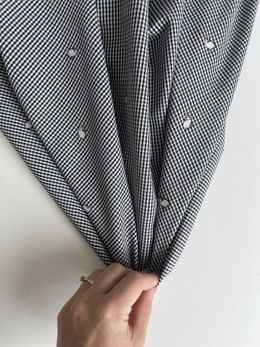 Tissu vichy coton noir et blanc 2mm broderie petits lapins Batikou - 3