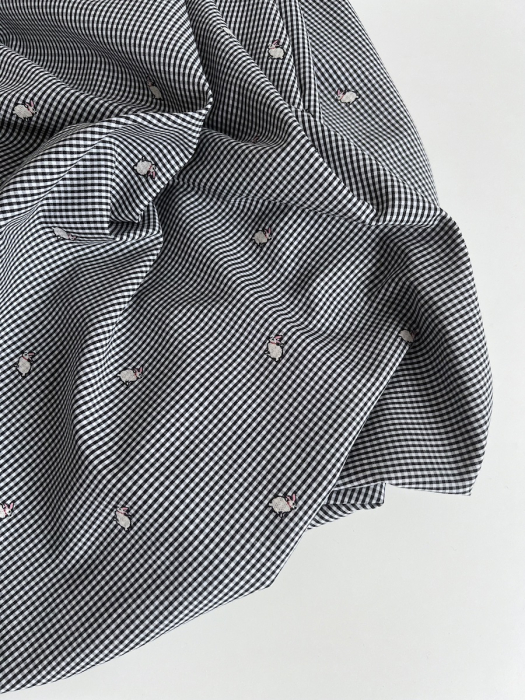 Tissu vichy coton noir et blanc 2mm broderie petits lapins Batikou - 8