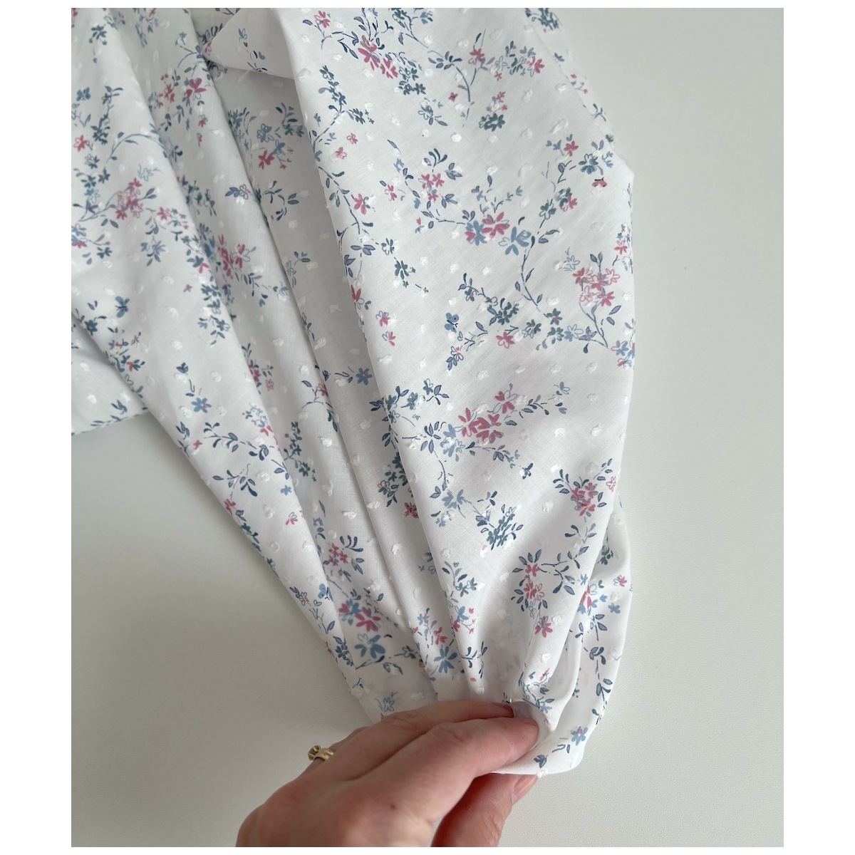 Coline - Plumetis de coton parme imprimé fleuri bleu et rose Qualité Oeko-tex - 2