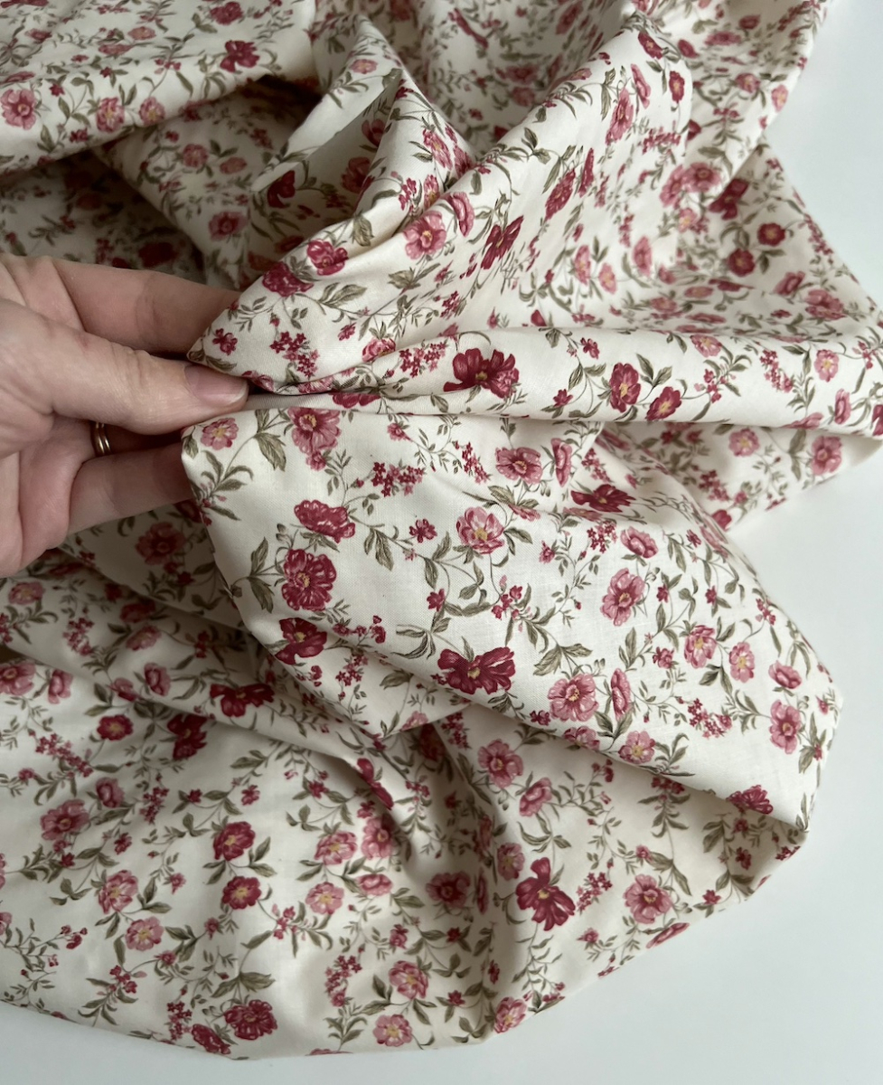 Romy - Popeline douce coton organique fond ivoire imprimé fleuri Tissus issus de l'agriculture biologique  - 2