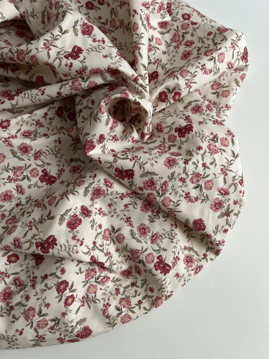 Romy - Popeline douce coton organique fond ivoire imprimé fleuri Tissus issus de l'agriculture biologique  - 3