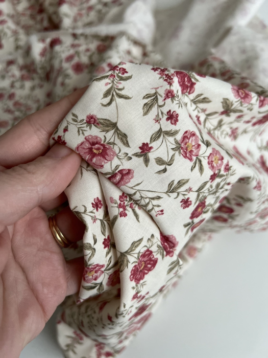 Romy - Popeline douce coton organique fond ivoire imprimé fleuri Tissus issus de l'agriculture biologique  - 7
