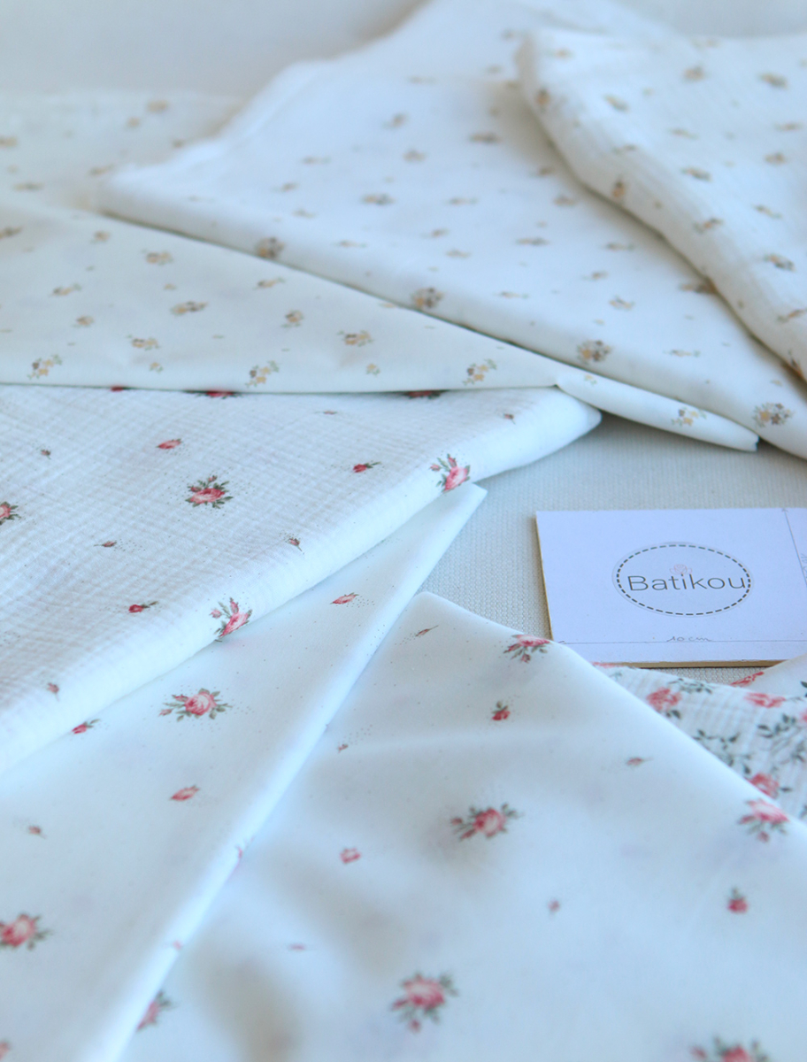 Laure - Double gaze coton BIO Exclusif blanc motif fleuri nature