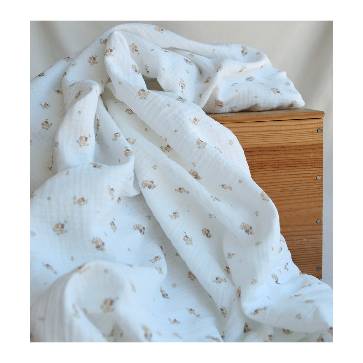 Laure - Double gaze coton BIO Exclusif blanc motif fleuri nature