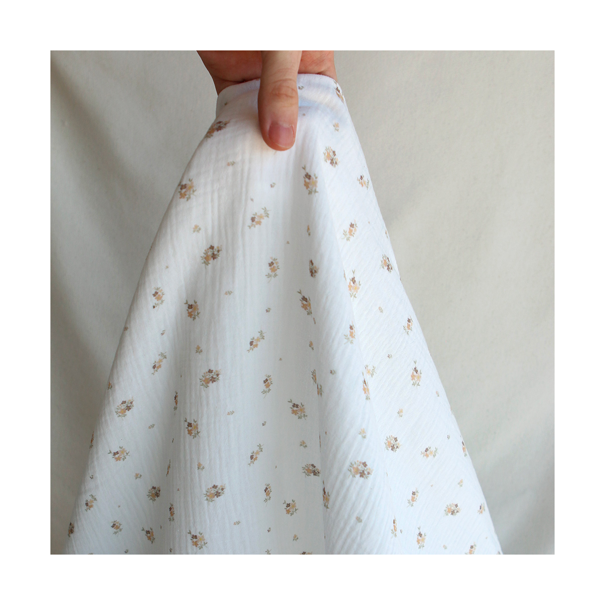 Laure - Double gaze coton BIO Exclusif blanc motif fleuri nature