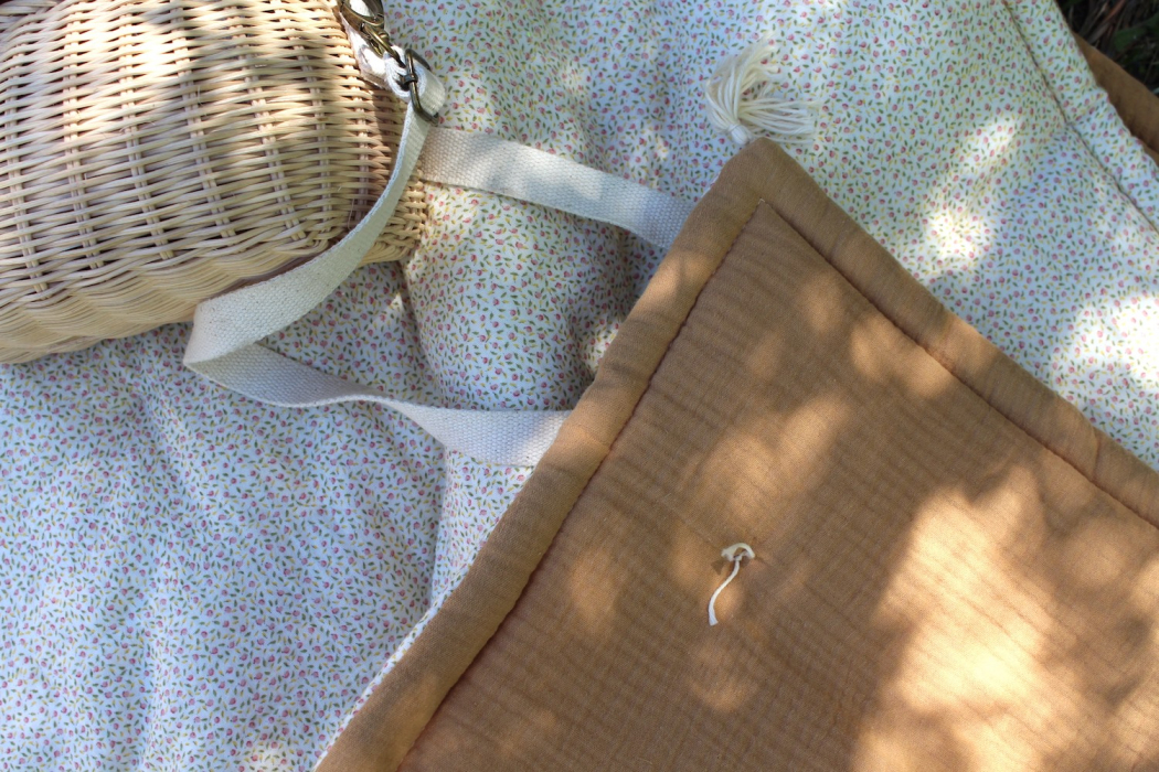 Double gaze de coton BIO écru à motifs fruités