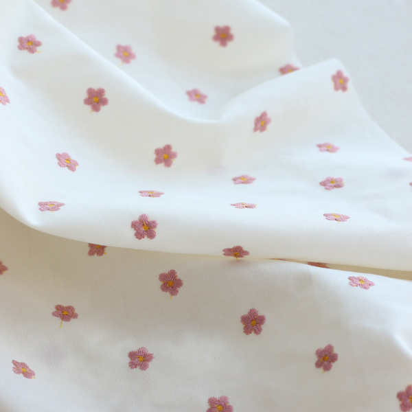 copy of Popeline coton organique broderies pâquerettes 2