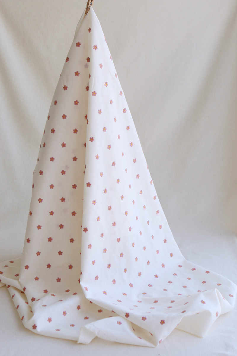 copy of Popeline coton organique broderies pâquerettes