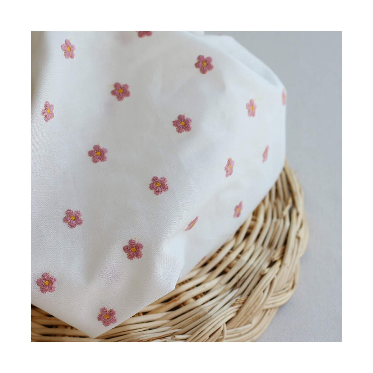 copy of Popeline coton organique broderies pâquerettes