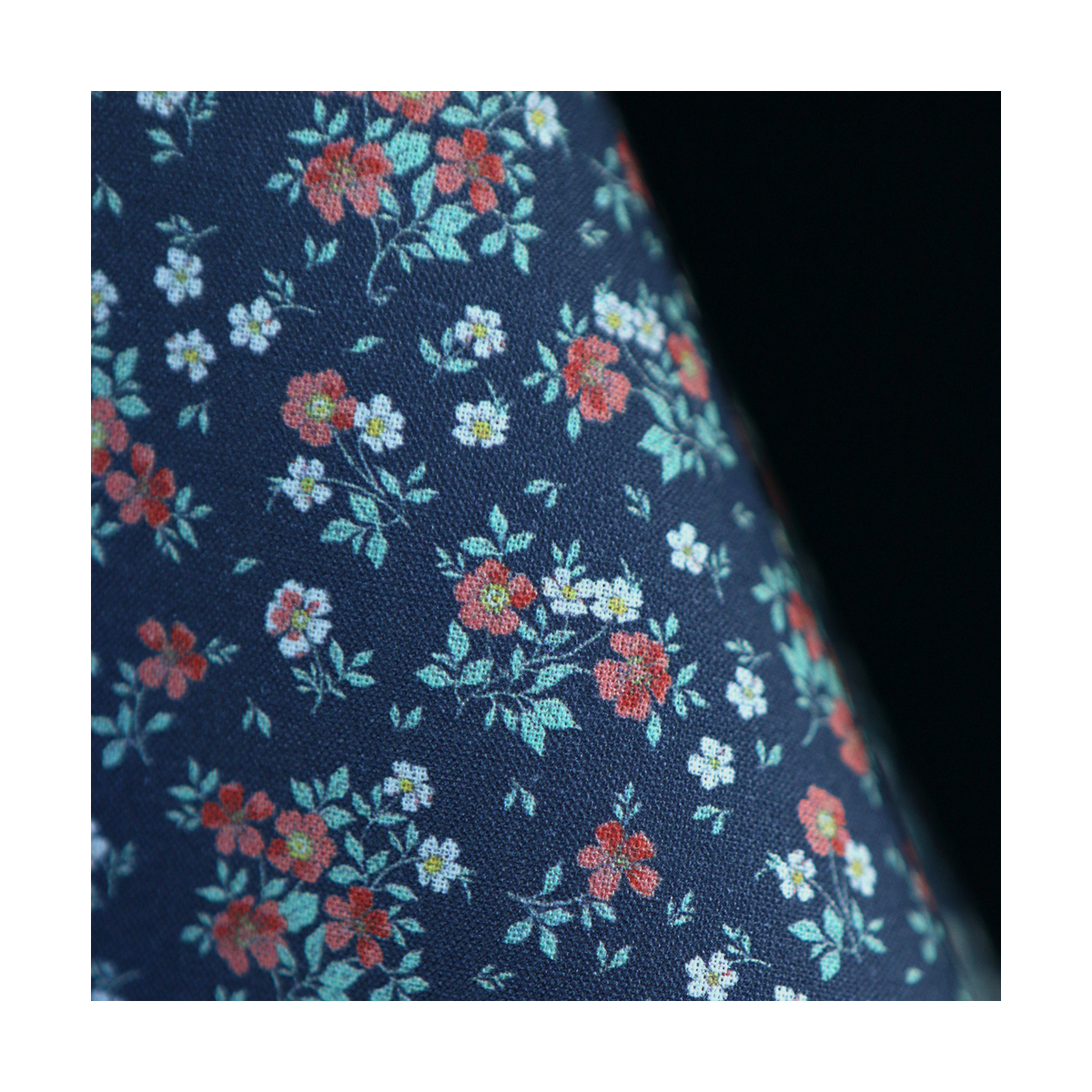 Isaure - Popeline douce coton fleuri bleu marine