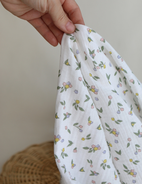 Hind - Double gaze de coton BIO blanc motif baies pastel 2