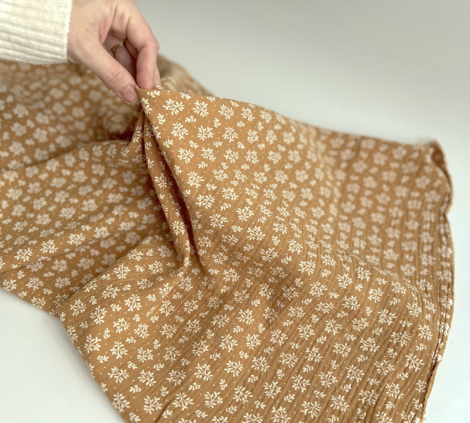 Double gaze de coton Meesya fond camel à motifs Batikou - 1 2