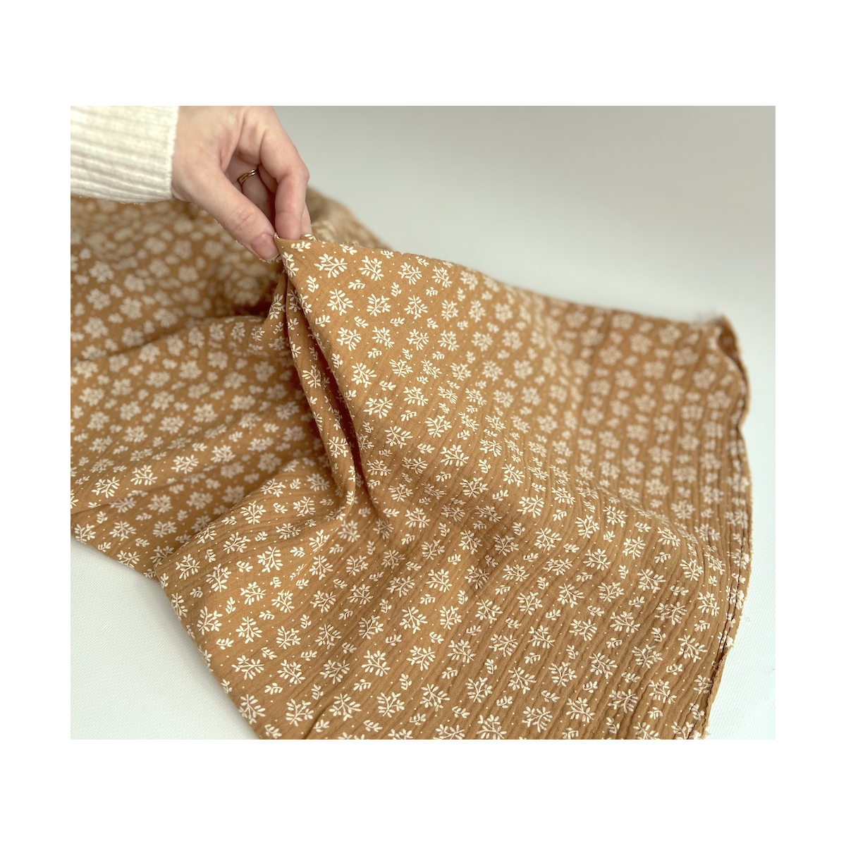 Double gaze de coton Meesya fond camel à motifs Batikou - 2